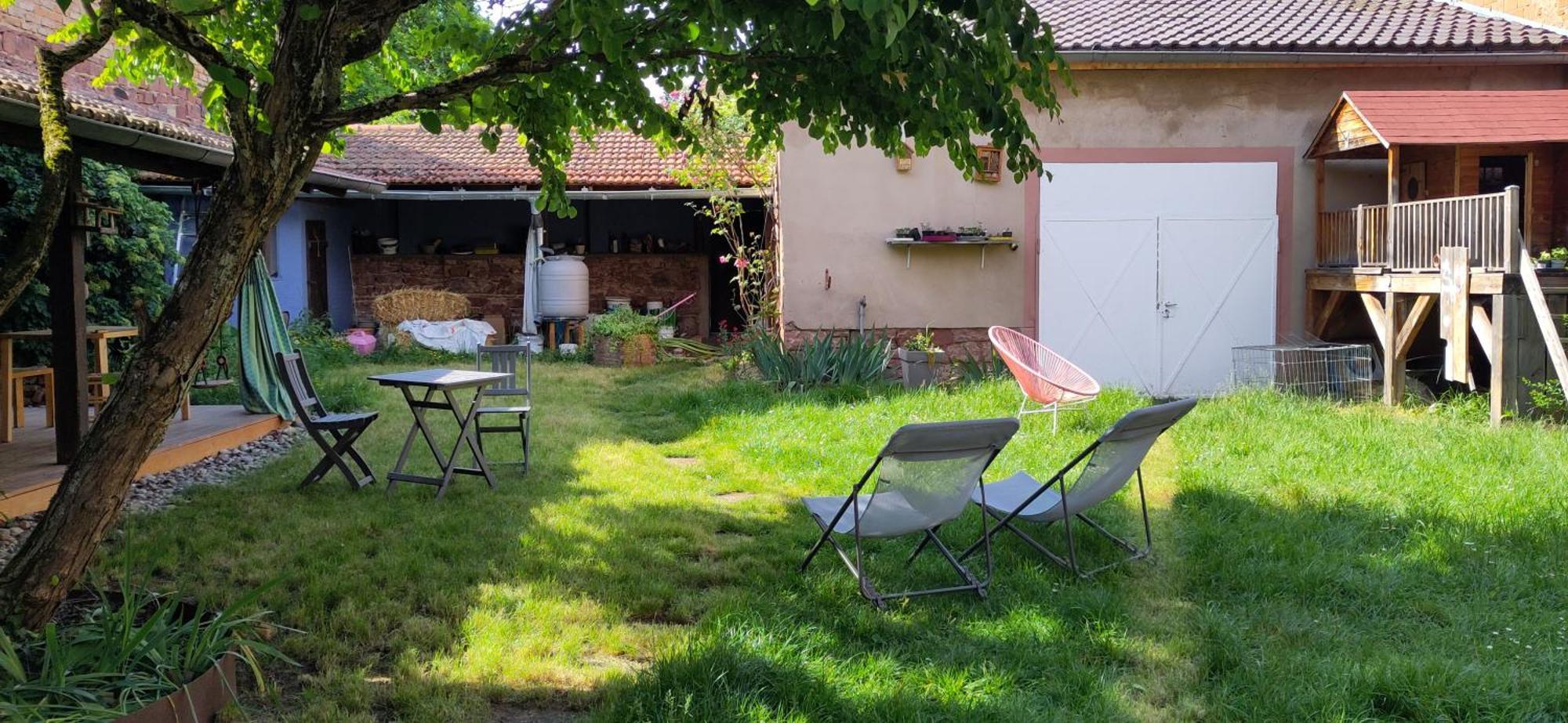 La Maisonnette Bleue, Eco-logis Equipe De Toilettes Seches